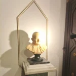 Il busto di giovanni xxiii della chiesa di piedigrotta