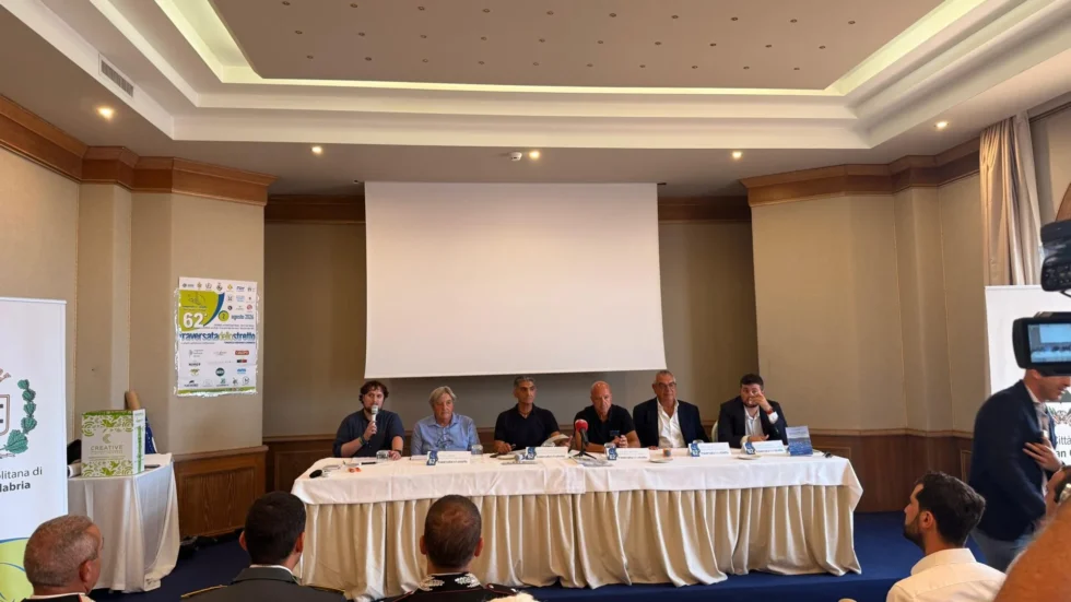 Conferenza stampa traversata, da sinistra paolo messina, bruno pecora, mimmo pellegrino, alfredo porcaro, tino scopelliti, giuseppe cotroneo